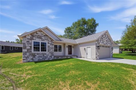 517 Whitetail Trail NE Canton OH 44704