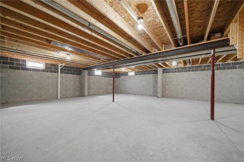 517 Whitetail Trail NE Canton OH 44704