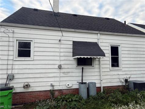 11509 Chester Road Garfield Heights OH 44125