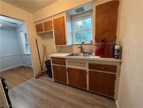 11509 Chester Road Garfield Heights OH 44125