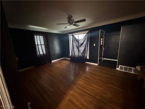 11509 Chester Road Garfield Heights OH 44125