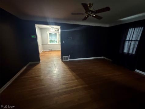 11509 Chester Road Garfield Heights OH 44125