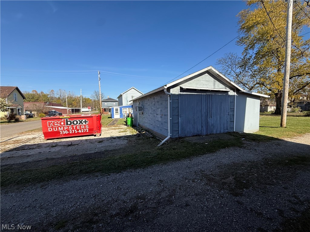 726 W 1st Street Uhrichsville OH 44683