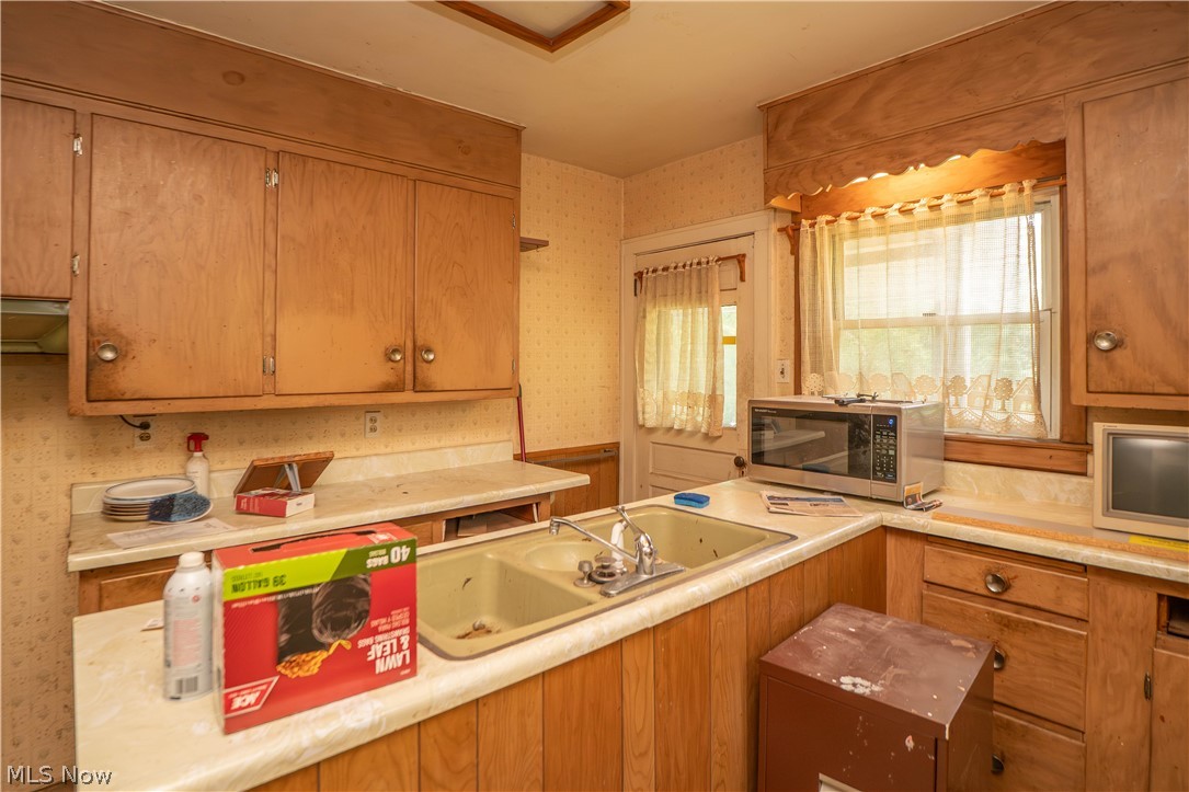 522 Massillon Road Akron OH 44306