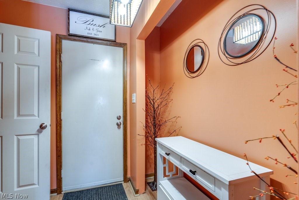 533 Louise Street Ravenna OH 44266