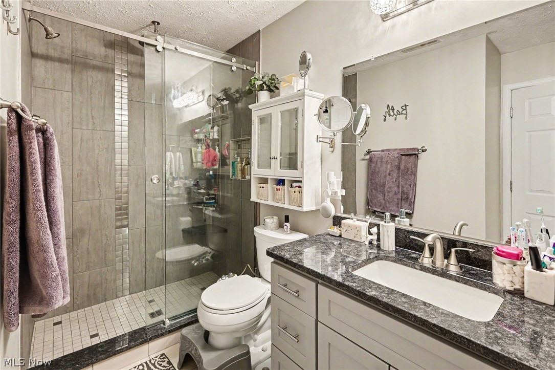145 Vineyard Road Avon Lake OH 44012