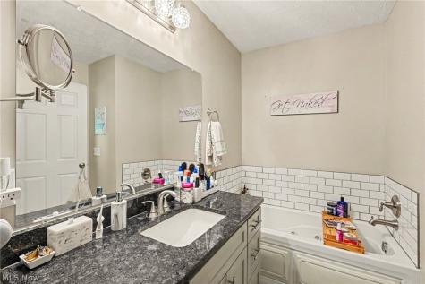 145 Vineyard Road Avon Lake OH 44012