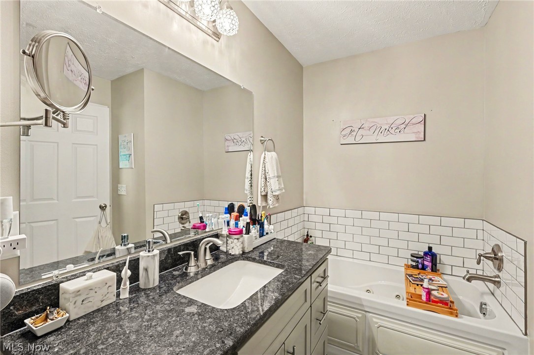 145 Vineyard Road Avon Lake OH 44012