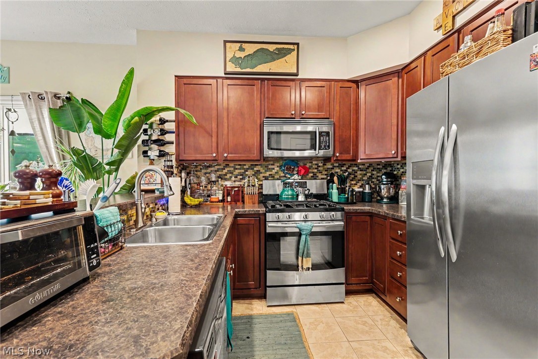 145 Vineyard Road Avon Lake OH 44012