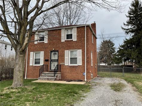 19409 Cherokee Avenue Cleveland OH 44119