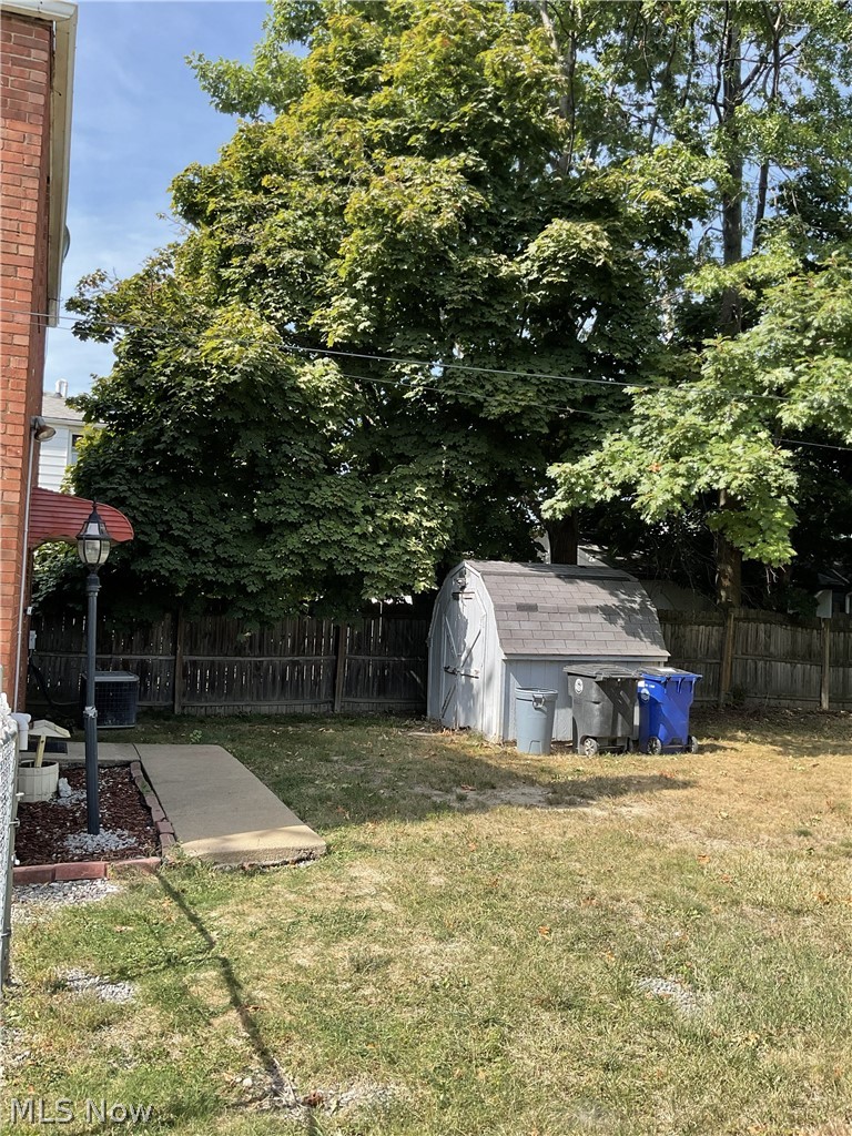 19409 Cherokee Avenue Cleveland OH 44119