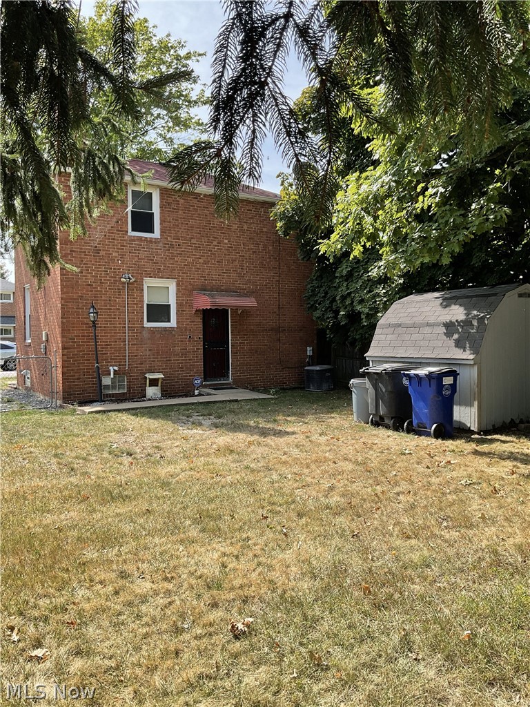 19409 Cherokee Avenue Cleveland OH 44119