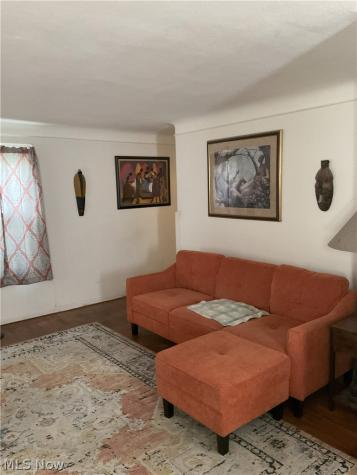 19409 Cherokee Avenue Cleveland OH 44119