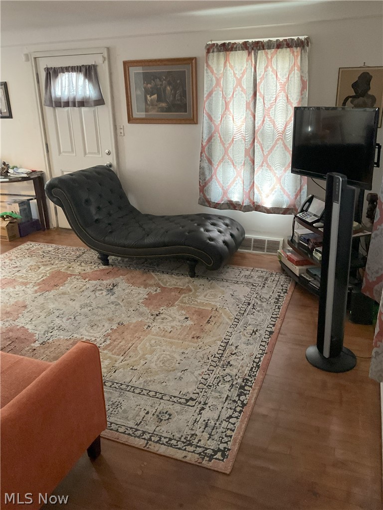 19409 Cherokee Avenue Cleveland OH 44119