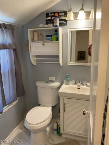19409 Cherokee Avenue Cleveland OH 44119