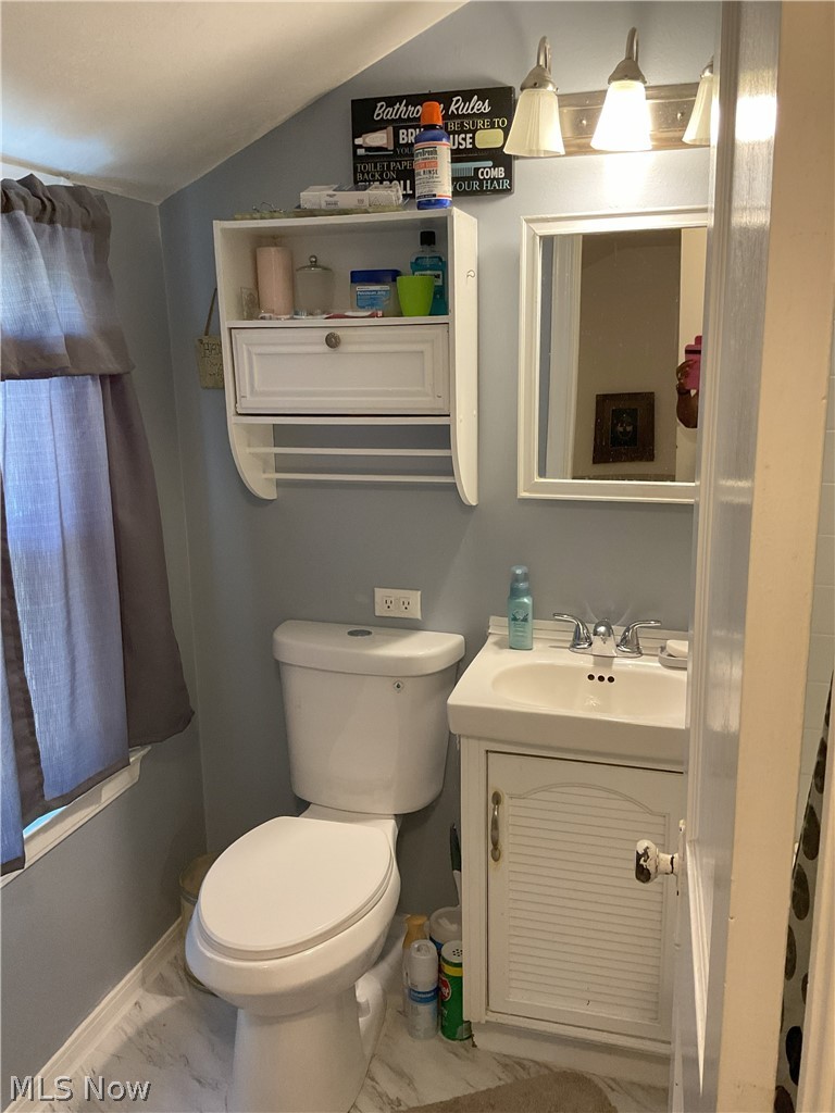 19409 Cherokee Avenue Cleveland OH 44119