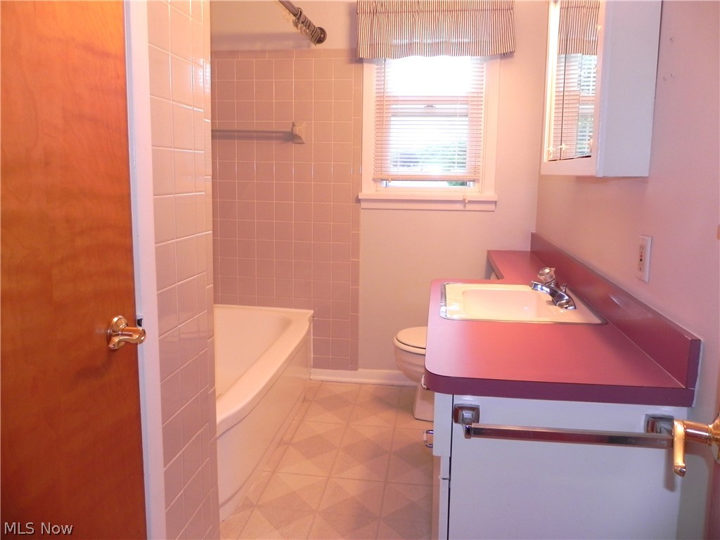 293 Bellaire Road Avon Lake OH 44012