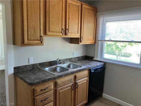 502 Dewey Avenue Elyria OH 44035