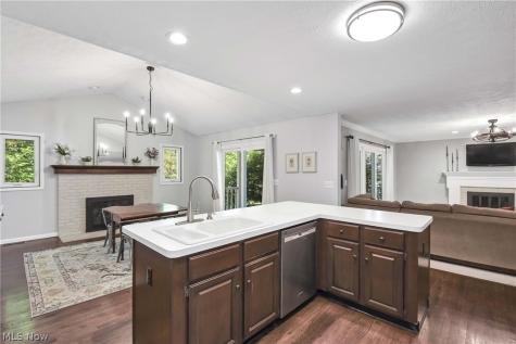 705 Lake Trail Aurora OH 44202