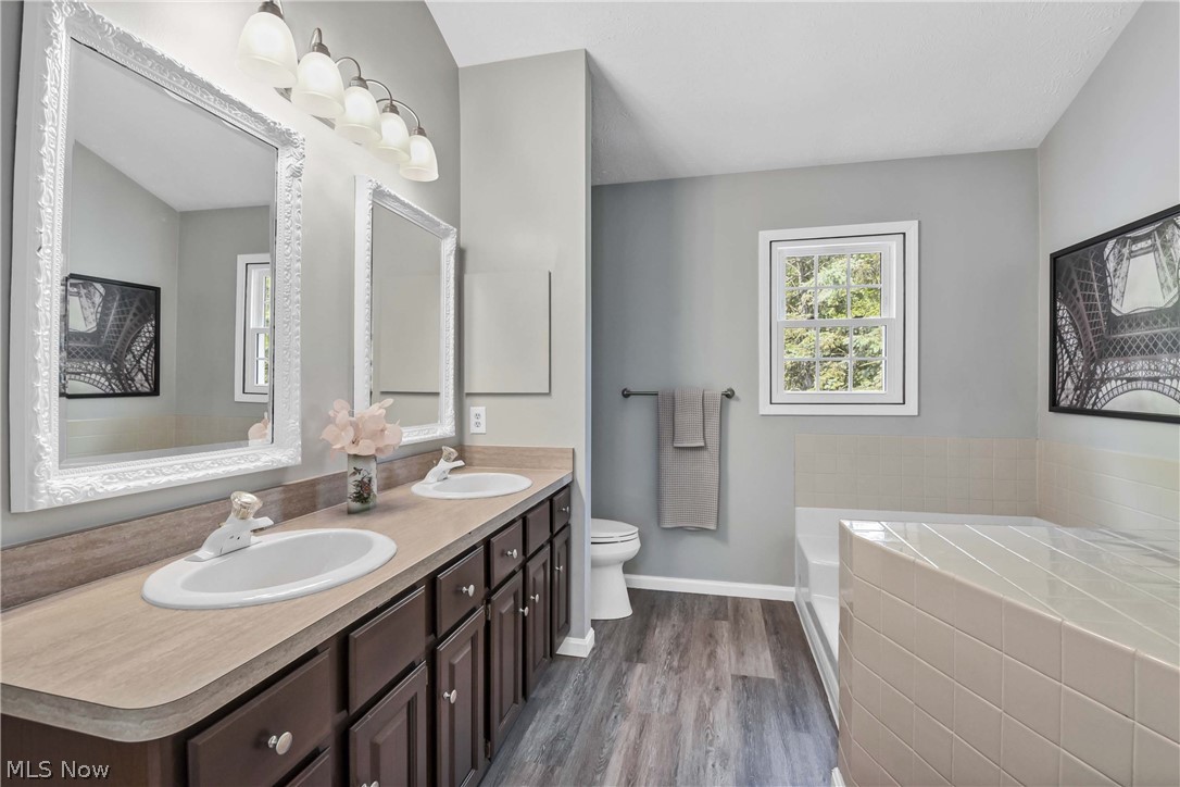 705 Lake Trail Aurora OH 44202