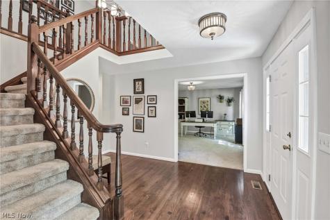 705 Lake Trail Aurora OH 44202