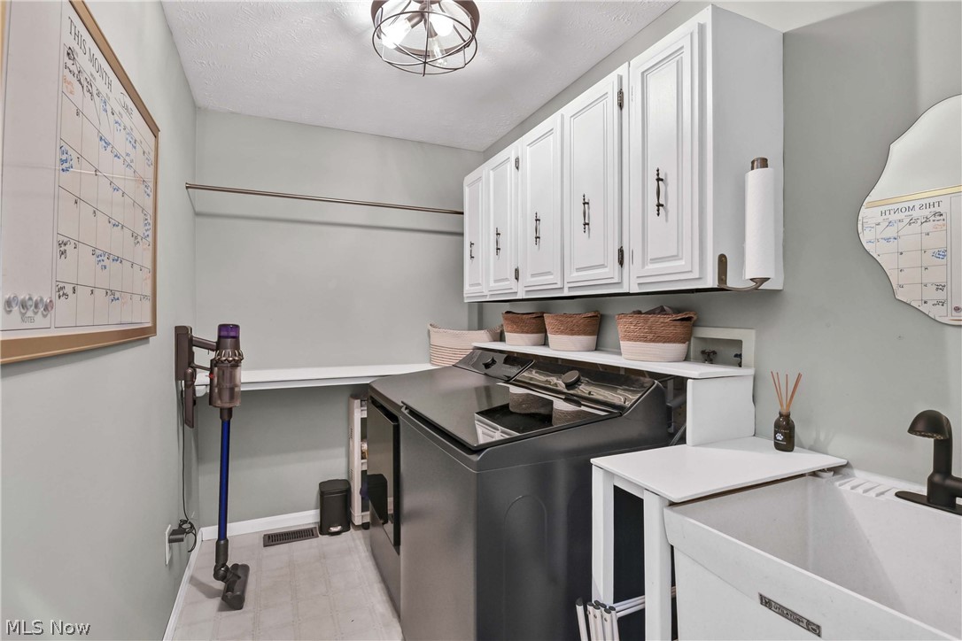 705 Lake Trail Aurora OH 44202