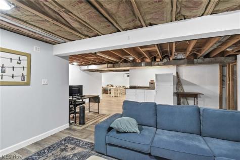 705 Lake Trail Aurora OH 44202