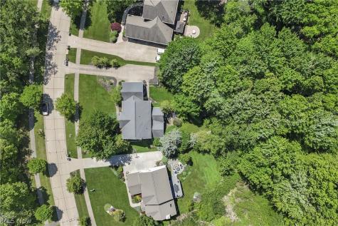 705 Lake Trail Aurora OH 44202