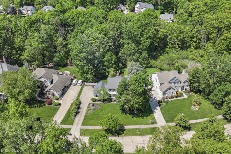 705 Lake Trail Aurora OH 44202