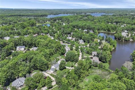 705 Lake Trail Aurora OH 44202