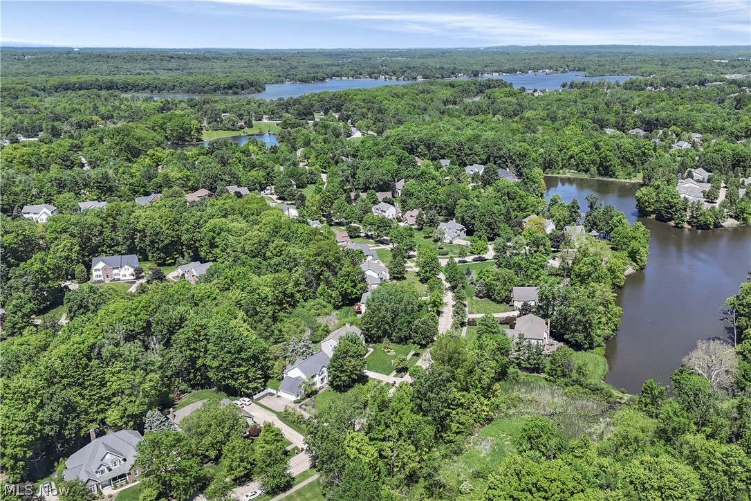 705 Lake Trail Aurora OH 44202