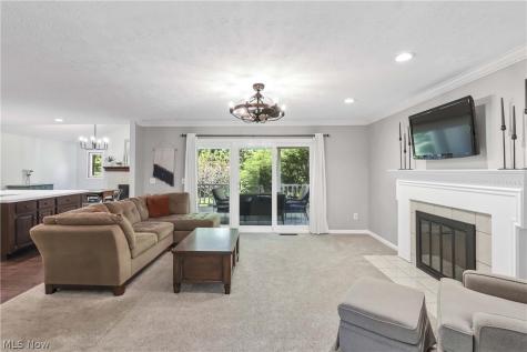 705 Lake Trail Aurora OH 44202