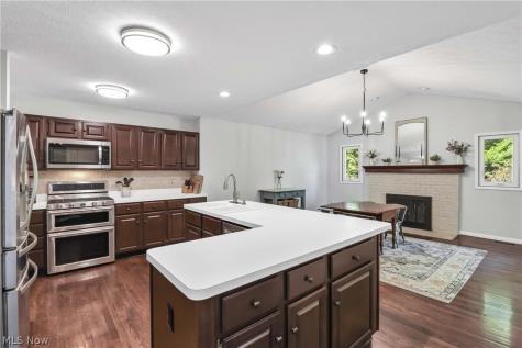 705 Lake Trail Aurora OH 44202