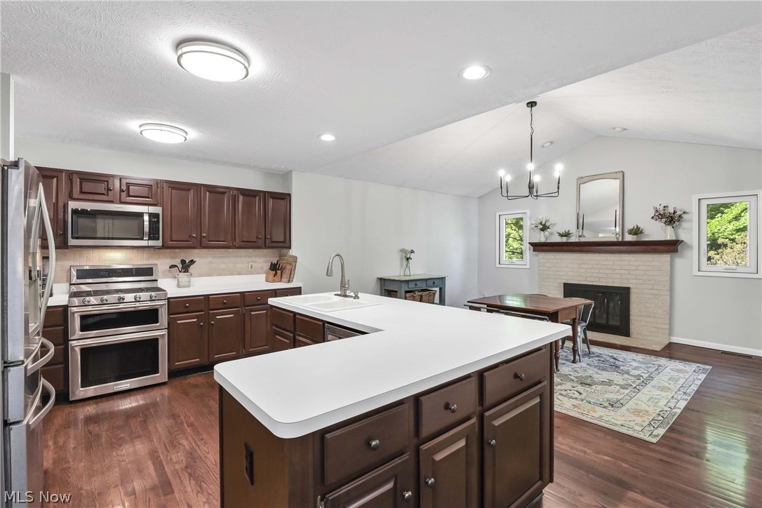 705 Lake Trail Aurora OH 44202