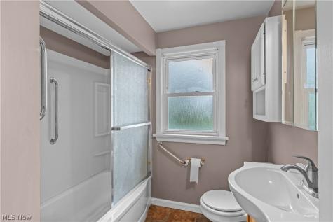 4354 W 140th Street Cleveland OH 44135