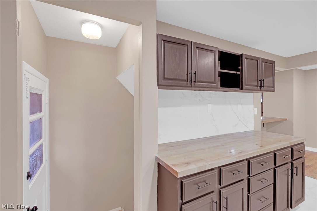 6377 Ledgebrook Drive Brook Park OH 44142