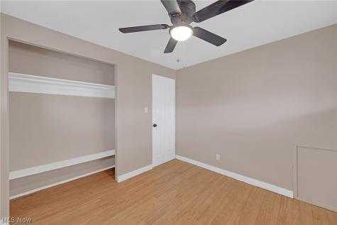 6377 Ledgebrook Drive Brook Park OH 44142