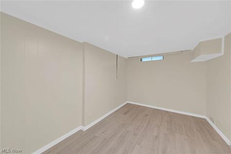 6377 Ledgebrook Drive Brook Park OH 44142