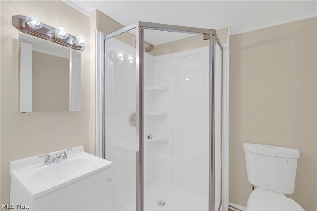 6377 Ledgebrook Drive Brook Park OH 44142