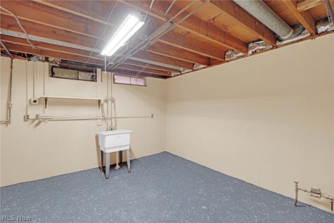 6377 Ledgebrook Drive Brook Park OH 44142