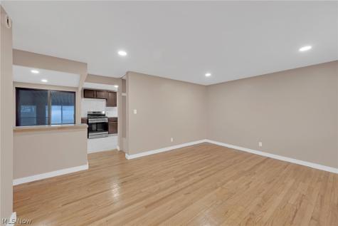 6377 Ledgebrook Drive Brook Park OH 44142
