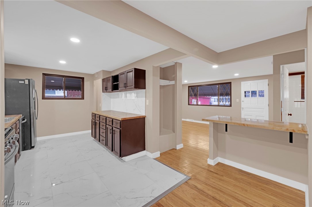 6377 Ledgebrook Drive Brook Park OH 44142