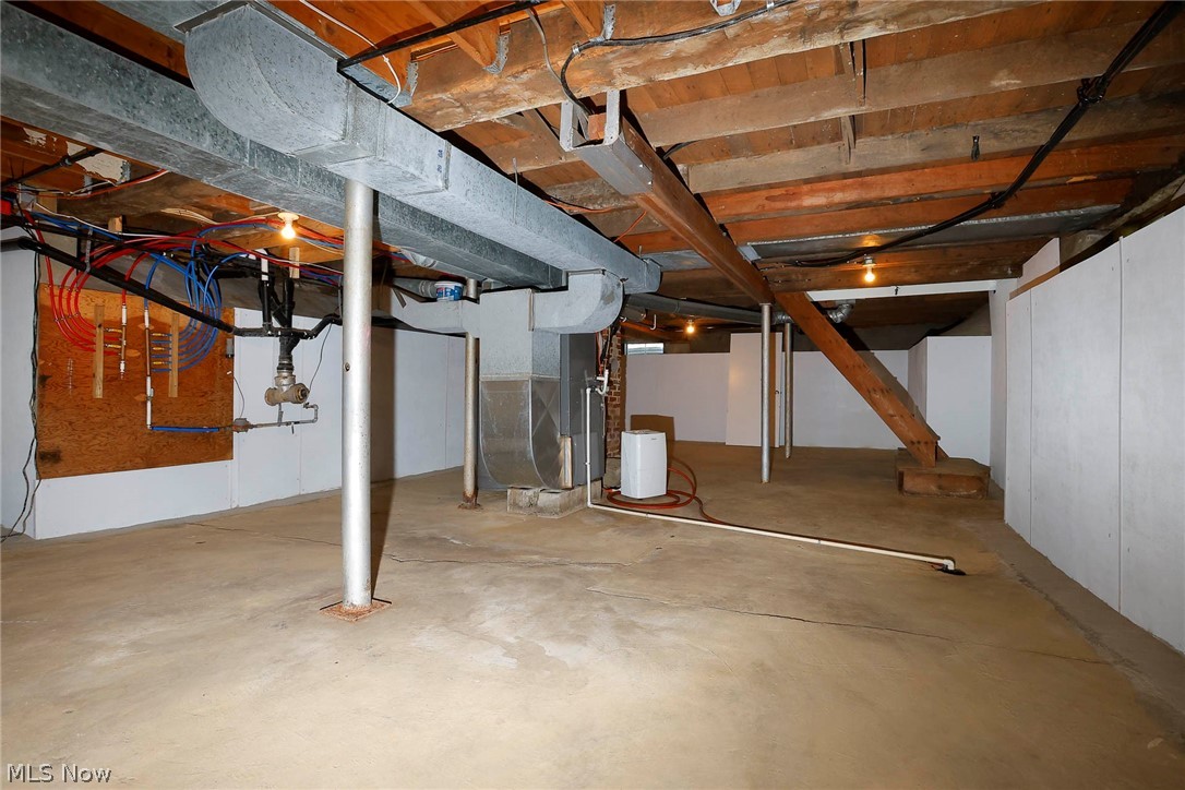 385 Jones Street Shreve OH 44676