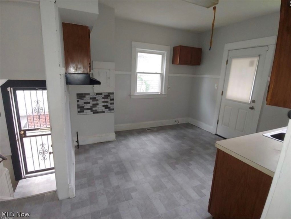 1169 Melbourne Road East Cleveland OH 44112