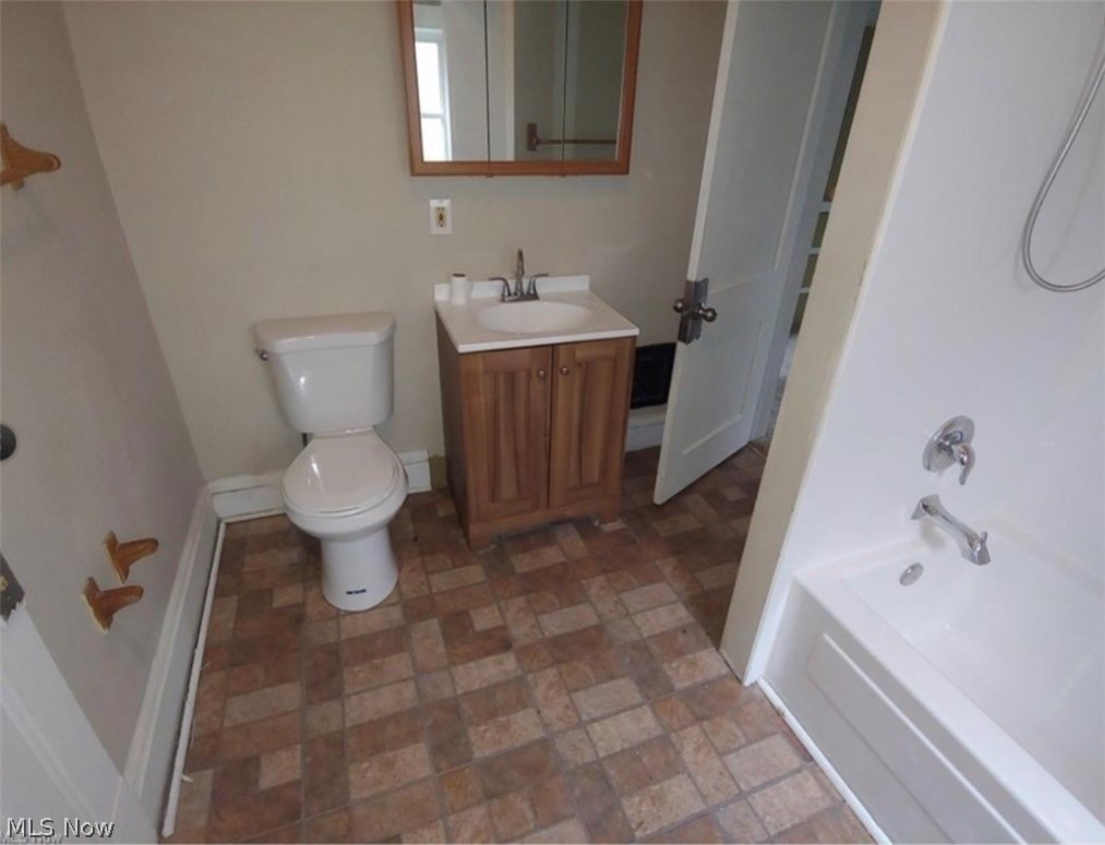 1169 Melbourne Road East Cleveland OH 44112
