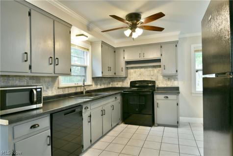 94 Jennette Drive Youngstown OH 44512