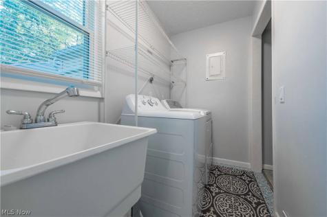 318 Bellaire Road Avon Lake OH 44012