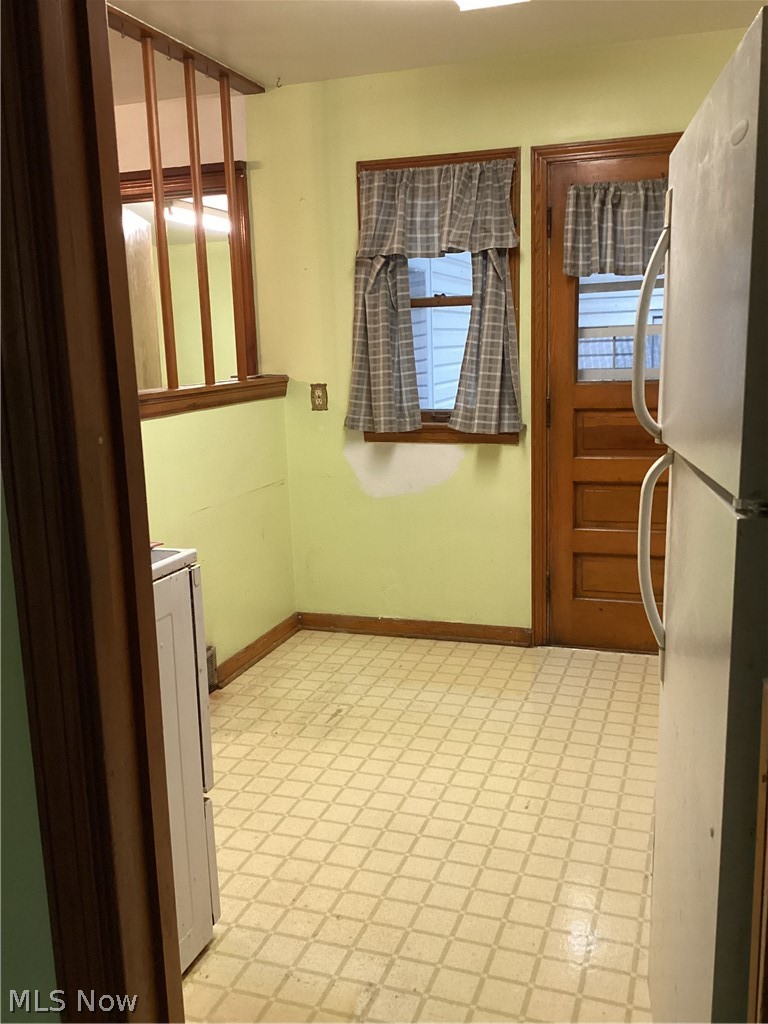 2112 Woodland Street NE Warren OH 44483