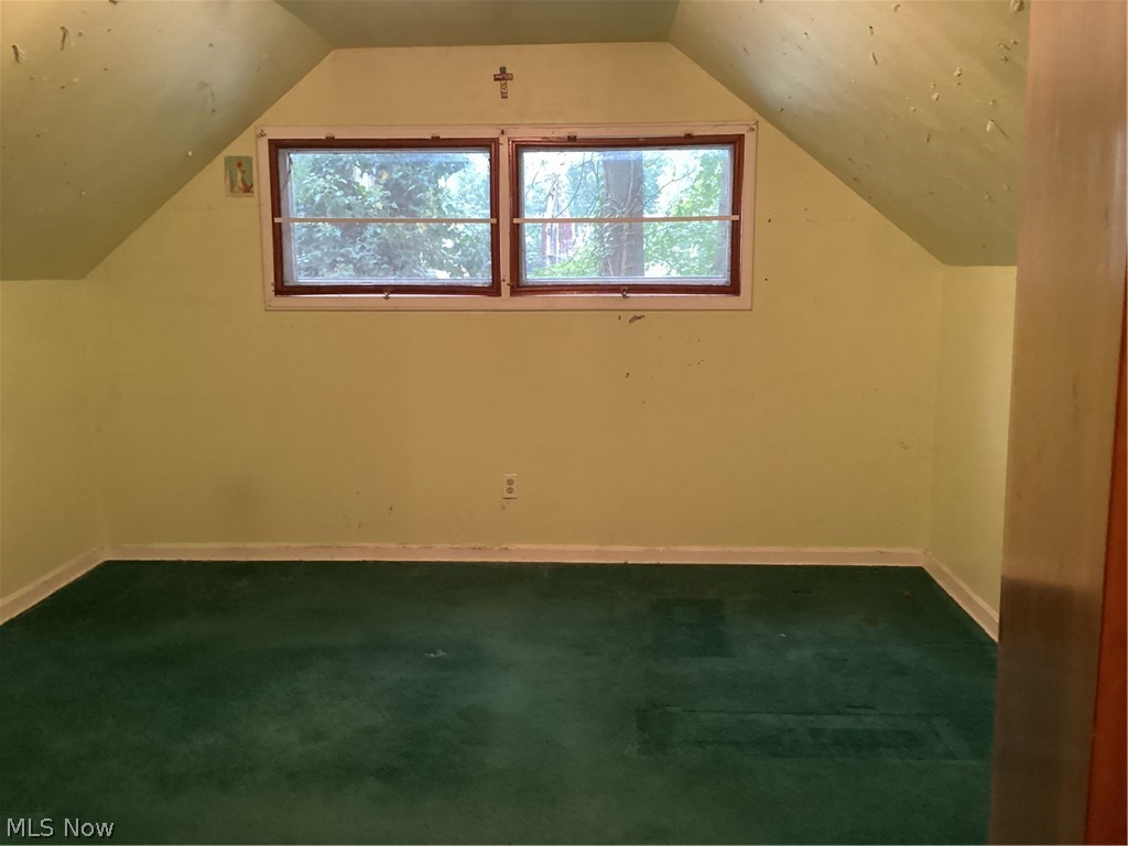 2112 Woodland Street NE Warren OH 44483