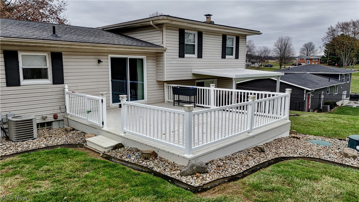 5686 Darletta Street SW Navarre OH 44662